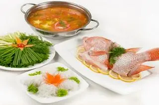 Hình ảnh lẩu cá diêu hồng ( nồi nhỏ )