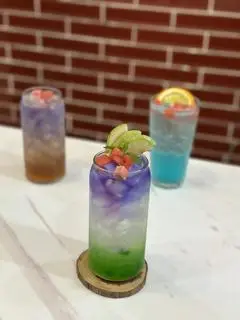 Hình ảnh Soda dưa lưới hoa đậu biếc