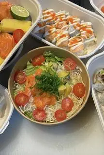 Hình ảnh Salad cá hồi cá trích