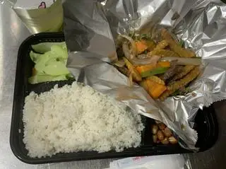 Hình ảnh Cơm Bò Xào Khoai Tây