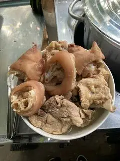 Hình ảnh Xương thêm, giò thêm