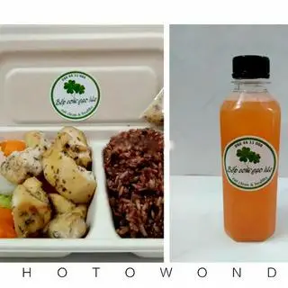 Hình ảnh Combo Cơm Ức Gà Nướng Lá Thơm Và Nước Cam Nguyên Chất