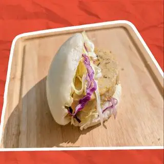 Hình ảnh Bánh bao kẹp gà nướng