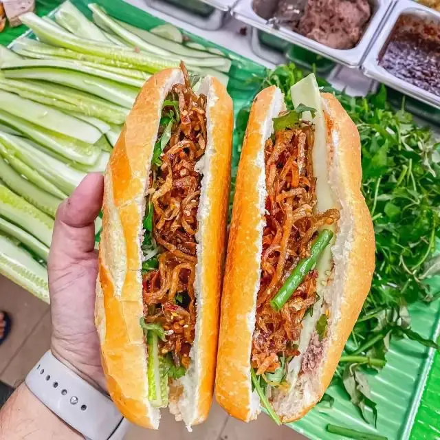 Hình ảnh ✅ Bánh mì cá rim