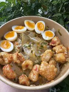Hình ảnh Bánh tráng mỡ hành tóp mỡ trứng lòng đào