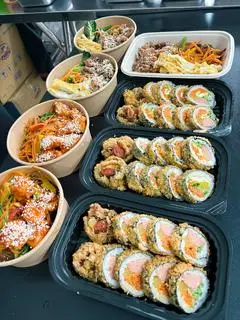 Hình ảnh Cơm cuộn chiên giòn