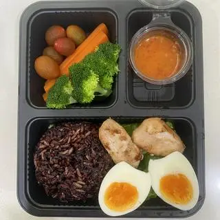 Hình ảnh Cơm ức gà - trứng