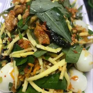 Hình ảnh TRỨNG CÚT LẮC  XOÀI THẬP CẨM 