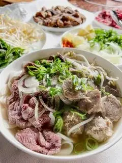 Hình ảnh Phở Bò Đầy Đủ