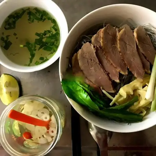 Hình ảnh Combo Bún Đùi Trộn - Một Cô Ca Hoặc Sữa Đậu nành