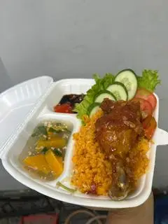 Hình ảnh Cơm Gà Mắm Tỏi