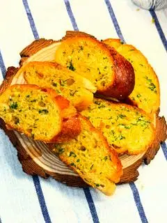 Hình ảnh Bánh mì bơ tỏi