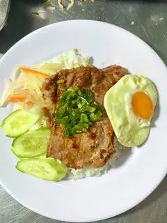 Hình ảnh Cơm sườn ốp la