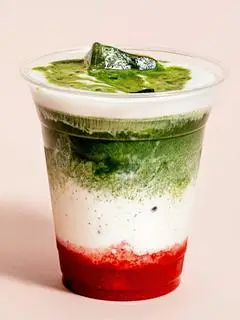 Hình ảnh Matcha latte dâu