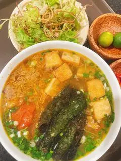 Hình ảnh Bún riêu cua chả lá lốt