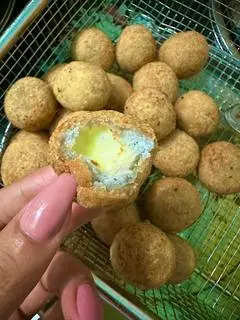 Hình ảnh Bánh khoai mỡ nhân phô mai