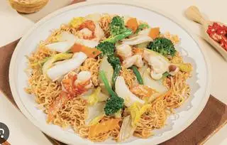 Hình ảnh Mì gói xào hải sản