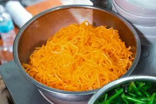 Hình ảnh Bún thêm 