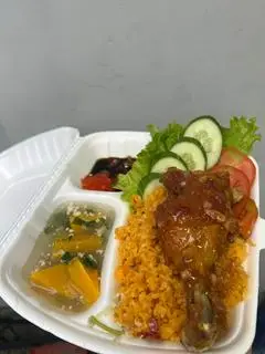 Hình ảnh Combo Cơm Gà Mắm Tỏi Góc Tư + 1 Chai nước ngọt+ 1 Cơm Thêm