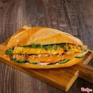 Hình ảnh Bánh mì pate chả trứng