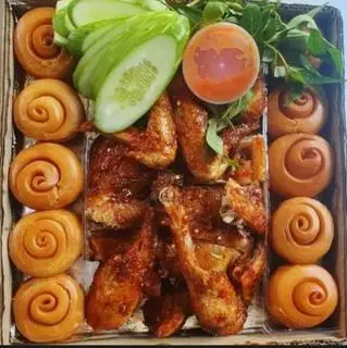 Hình ảnh Combo đặt biệt - gà nướng mắm nhĩ - 10 bánh bao