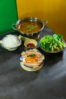 Hình ảnh Lẩu cá hồi 1 người