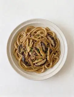 Hình ảnh Mì Udon Nấm Sốt Mè