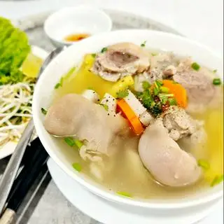Hình ảnh Nui Rau Củ Giò Heo
