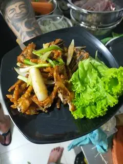 Hình ảnh chân gà chiên nước mắm