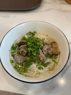Hình ảnh Bún mọc nhỏ