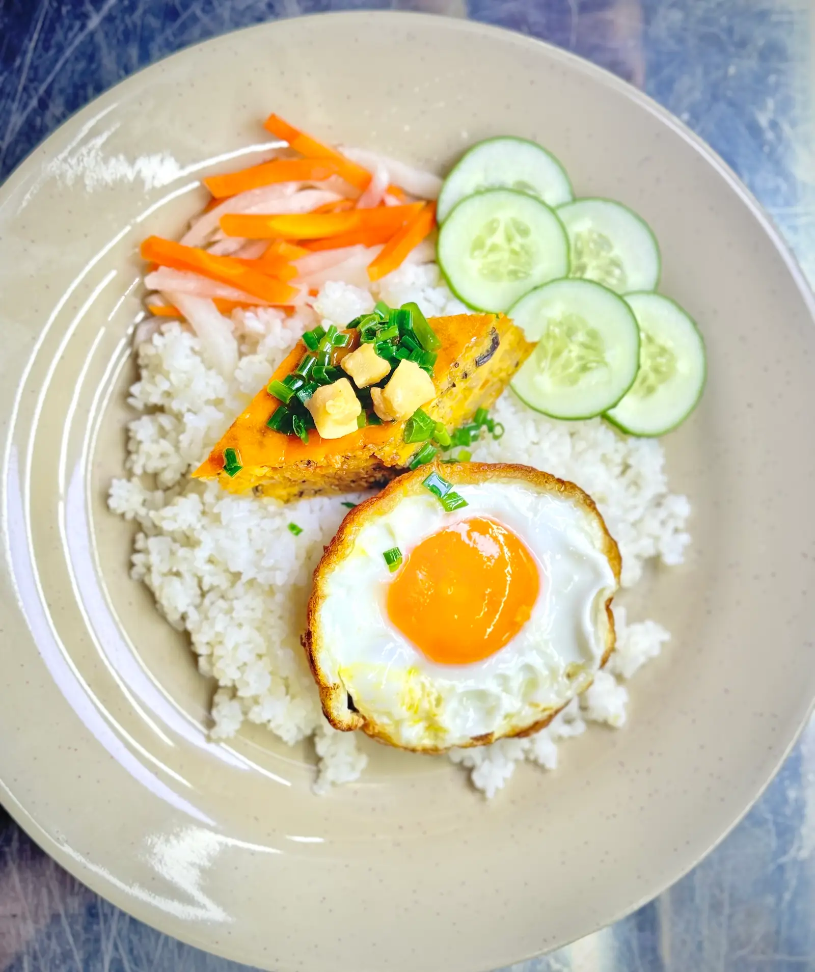 Hình ảnh Cơm tấm chả trứng
