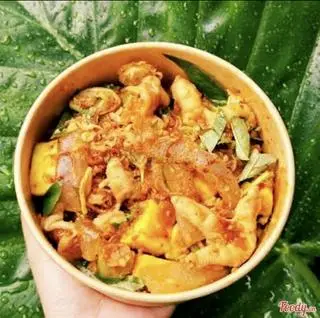 Hình ảnh Chân gà sốt thái mix sứa