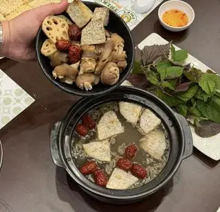 Hình ảnh Lẩu Dựng Móng Dê