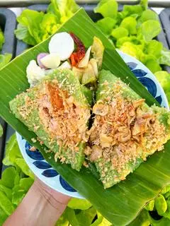 Hình ảnh Bánh Ú Thập Cẩm - Phần Cắt Full Topping