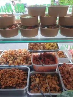 Hình ảnh Mì xào Gà thập cẩm 