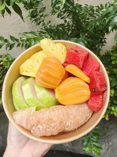 Hình ảnh trái cây hộp cắt sẵn mix theo mùa 400g