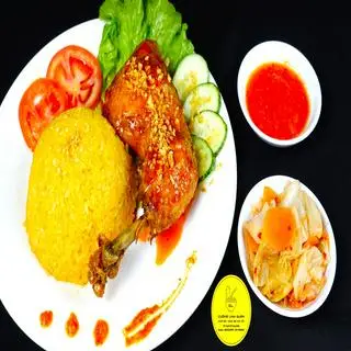 Hình ảnh Cơm Gà Xối Mỡ Sốt Me Cay - Lớn