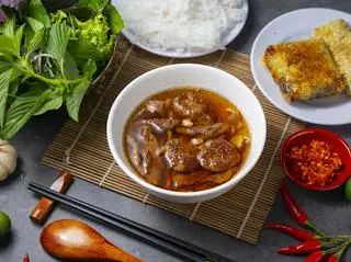 Hình ảnh Bún chả + nem cua bể