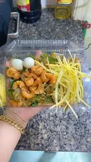 Hình ảnh Bánh tráng phơi sương ủ bơ trộn - da heo mắm tỏi