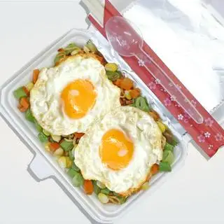 Hình ảnh Mì Trộn Trứng Ốp