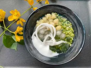 Hình ảnh Chè cốm sen dừa non