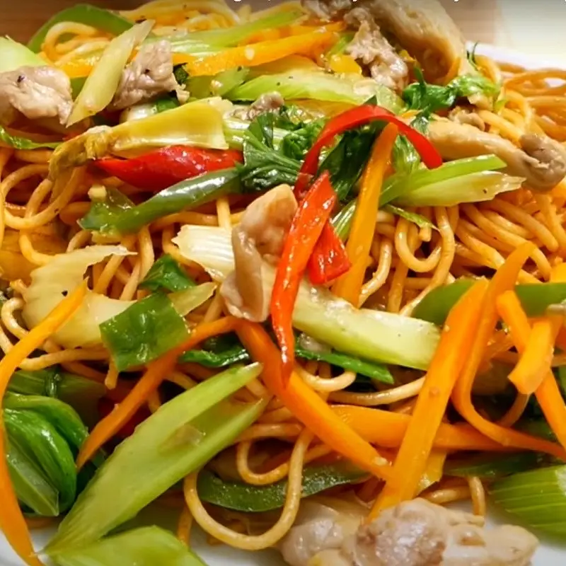 Hình ảnh mỳ xào thịt gà