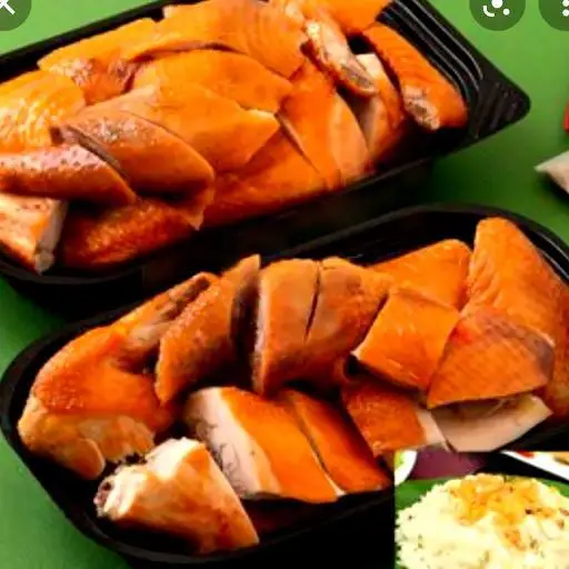 Hình ảnh Gà hun khói 1 con (2 nửa)