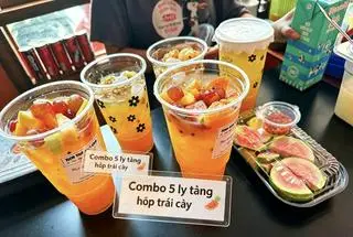Hình ảnh Combo: 5 ly trà trái cây ly 700ml/ tặng 1hộp trái cây