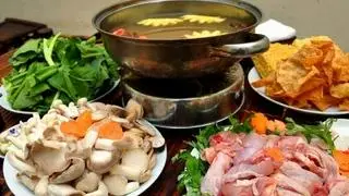 Hình ảnh Lẩu gà set 2 - 3 người