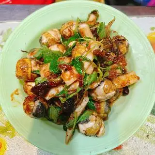 Hình ảnh Trứng cút lộn xào me