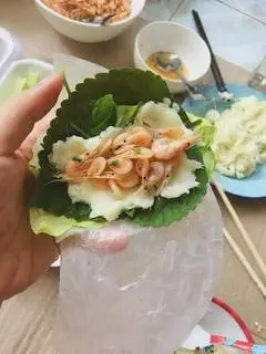 Hình ảnh Gỏi cuốn khoai mì quếch tép rong