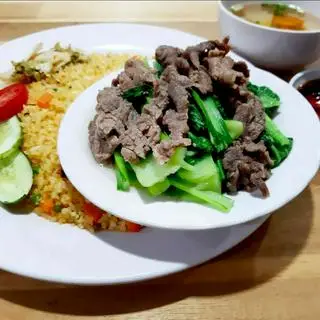 Hình ảnh Cơm chiên - Bò xào cải