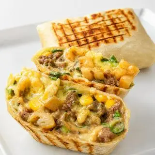 Hình ảnh Tacos Bò Bằm Phô Mai Đẫm Sốt