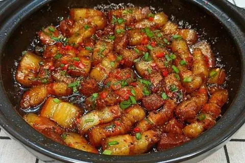 Hình ảnh Mua 1 Tặng 1 - mua 1 cơm ba rọi kho tiêu tặng 1 trứng ốp la